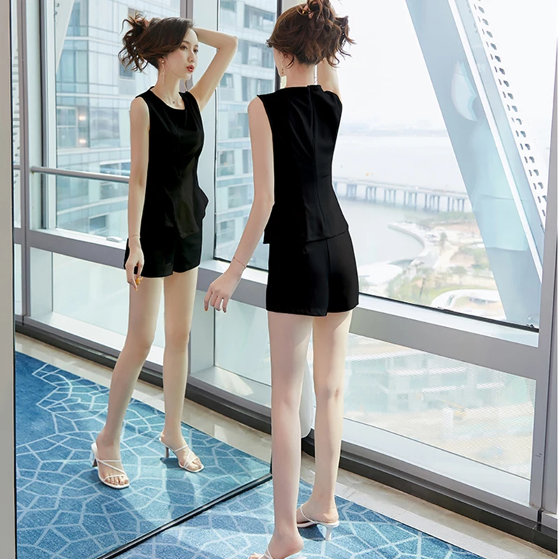 Fashion plus size simple slim sets female summer 2021 new sleeveless vest top + high waist wide leg shorts two-piece set women48
Fashion plus size simple slim sets female summer 2021 new sleeveless vest top + high waist wide leg shorts two-piece set women48