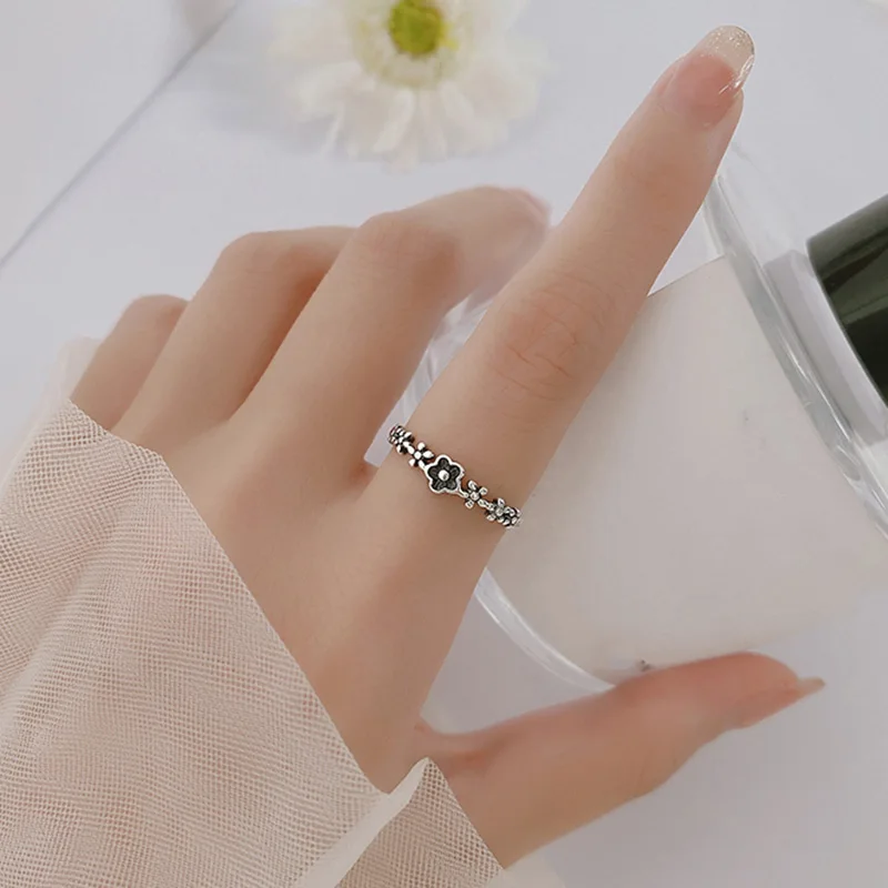 Real 925 Sterling Silver Black Flower Adjustable Ring For Fashion Women Party Minimalist Fine Jewelry Cute Accessories
Real 925 Sterling Silver Black Flower Adjustable Ring For Fashion Women Party Minimalist Fine Jewelry Cute Accessories