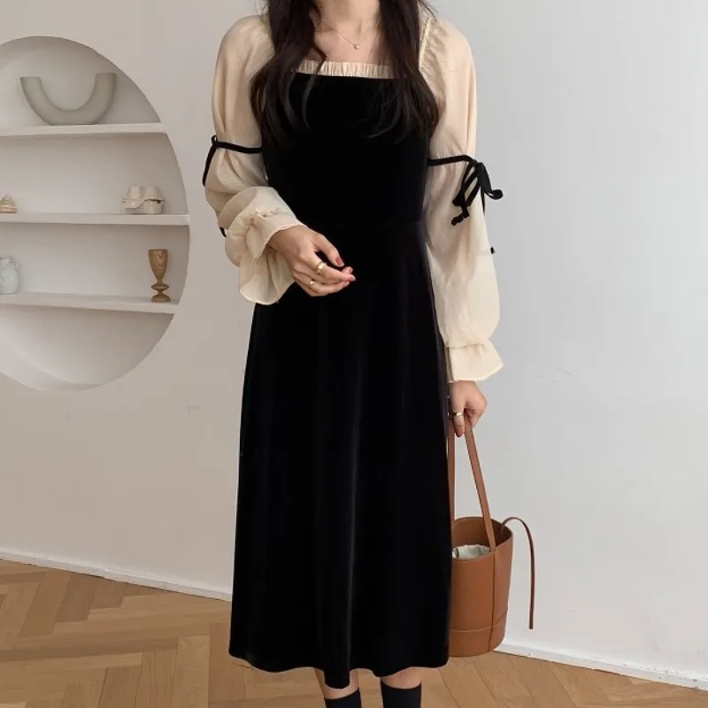 South Korea's New Platycodon French Niche Autumn and Winter Look Thin Gold Velvet Western Tea Break French Dress 
South Korea's New Platycodon French Niche Autumn and Winter Look Thin Gold Velvet Western Tea Break French Dress