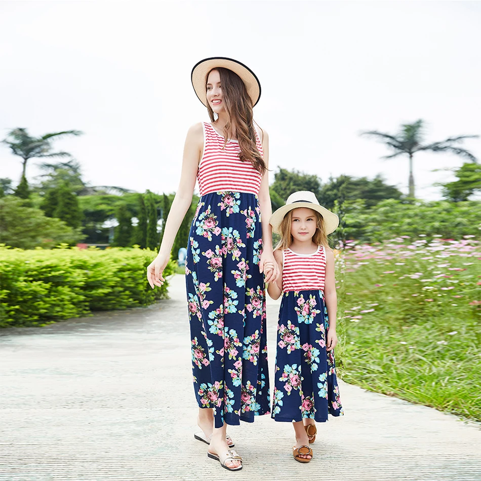 VOGUEON Mother and Daughter Dress Sleeveless Stripe Flower Print Patchwork Mom Girls Dresses New Summer Holiday Matching Clothes
VOGUEON Mother and Daughter Dress Sleeveless Stripe Flower Print Patchwork Mom Girls Dresses New Summer Holiday Matching Clothes