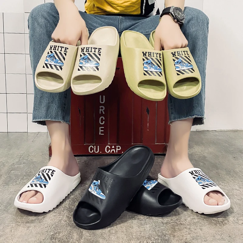 Designer Fashion Men's Shoes Take A Shower Flat Summer Indoor Slippers Brand Printing Thick Bottom Non-slip Home Men Sandals 
Designer Fashion Men's Shoes Take A Shower Flat Summer Indoor Slippers Brand Printing Thick Bottom Non-slip Home Men Sandals