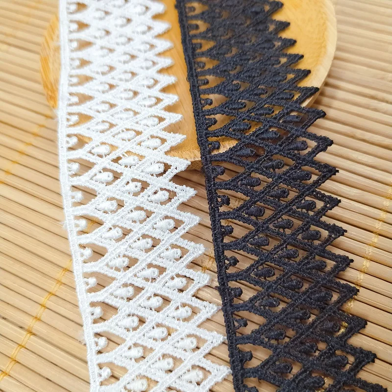 Water-soluble flower polyester yarn unilateral line fabric lace lace clothing accessories skirt pleated decoration
Water-soluble flower polyester yarn unilateral line fabric lace lace clothing accessories skirt pleated decoration