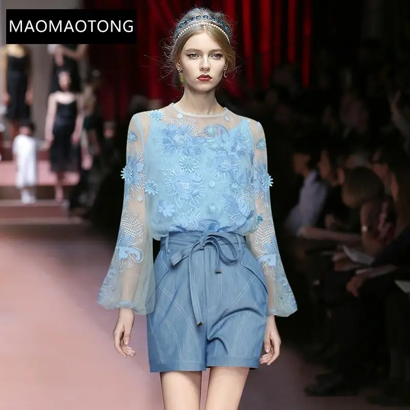 2021 Fashion Designer Summer Shorts Suit Women O-neck Organza Embroidered Tops And Blue Denim Shorts Two Pieces Set
2021 Fashion Designer Summer Shorts Suit Women O-neck Organza Embroidered Tops And Blue Denim Shorts Two Pieces Set
