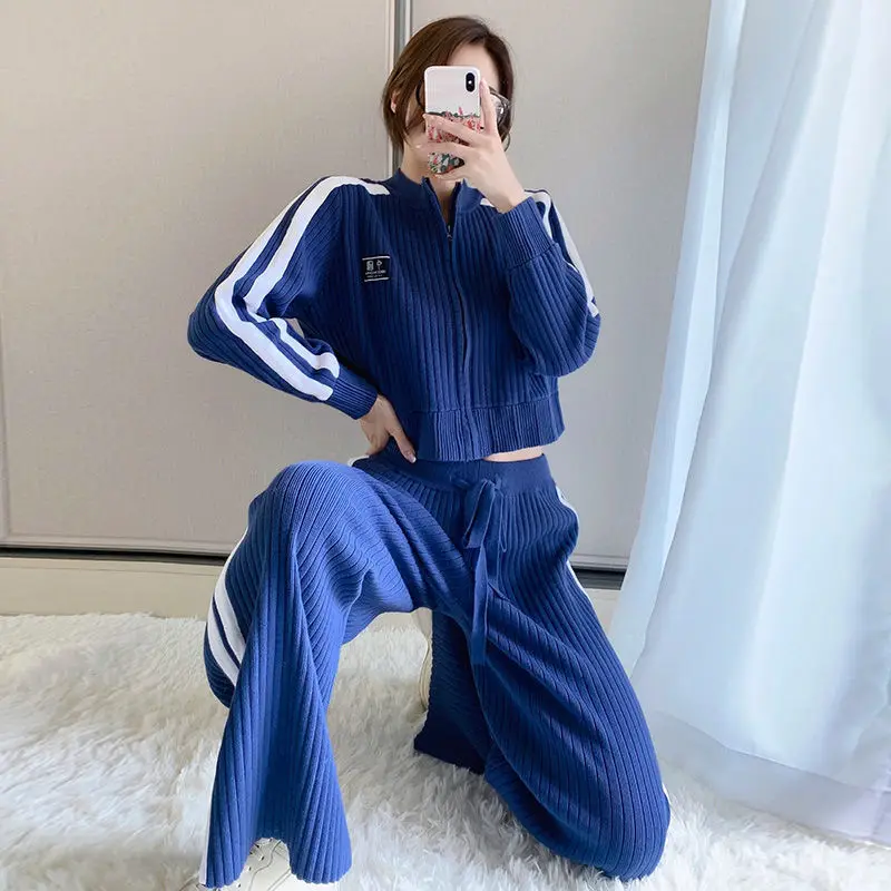 Xiaoxiangfeng knitted wool suit women's spring 2021 new sweater wide leg pants two piece set
Xiaoxiangfeng knitted wool suit women's spring 2021 new sweater wide leg pants two piece set
