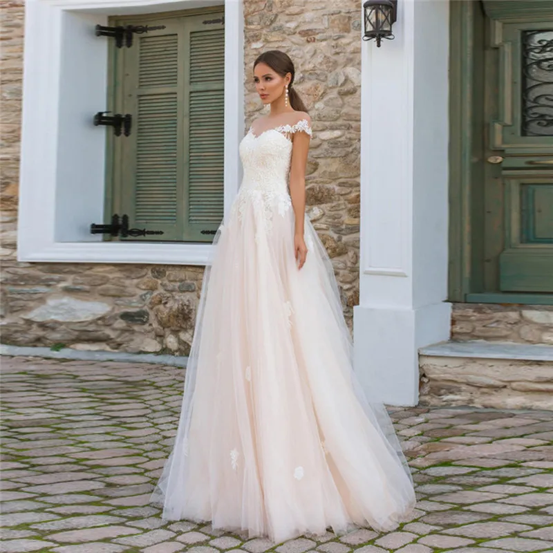 2021 New Arrival Sheer Short Sleeves A-Line Wedding Dress Lace Appliques Lace Up Back Tulle Soft Bride Gown Vestidos De Novia
2021 New Arrival Sheer Short Sleeves A-Line Wedding Dress Lace Appliques Lace Up Back Tulle Soft Bride Gown Vestidos De Novia