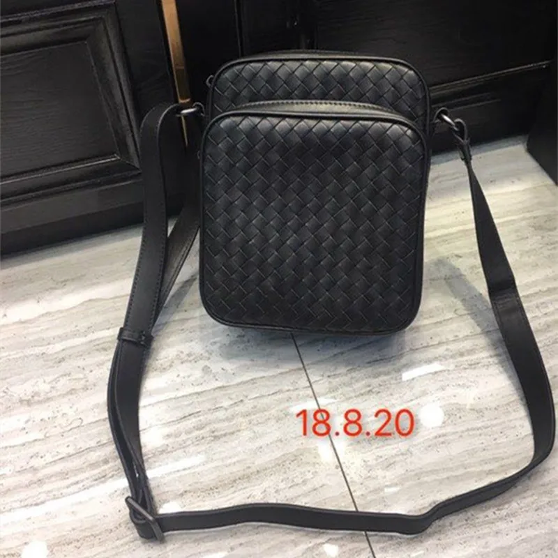 New pattern hand knitted bags zipper High quality cowhide High-capacity The single shoulder bag Men's Bags Business affairs
New pattern hand knitted bags zipper High quality cowhide High-capacity The single shoulder bag Men's Bags Business affairs