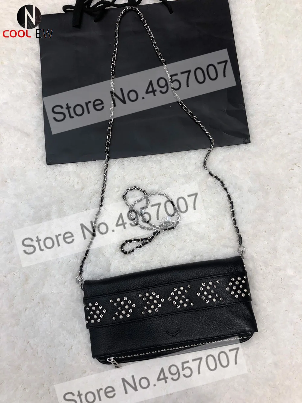 Ladies Studded Pecorated Personality Wings Messenger Single Shoulder Bag With Long Chains & Short Chains
Ladies Studded Pecorated Personality Wings Messenger Single Shoulder Bag With Long Chains & Short Chains