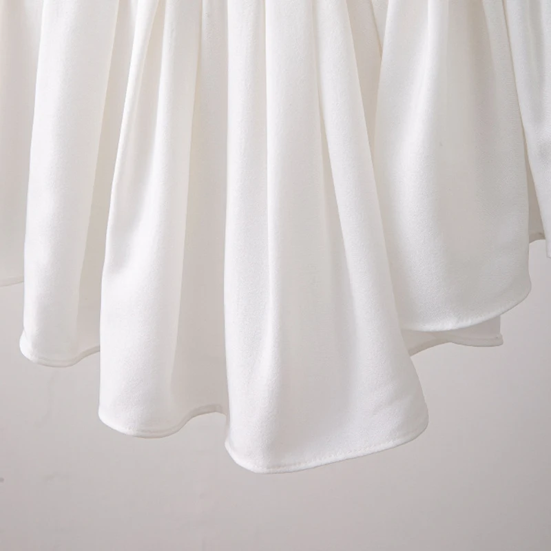 TWOTWINSTYLE White Patchwork Mesh Shirts For Women Square Collar Puff Long Sleeve Hit Color Ruched Slim Blouses Female 2021 New
TWOTWINSTYLE White Patchwork Mesh Shirts For Women Square Collar Puff Long Sleeve Hit Color Ruched Slim Blouses Female 2021 New