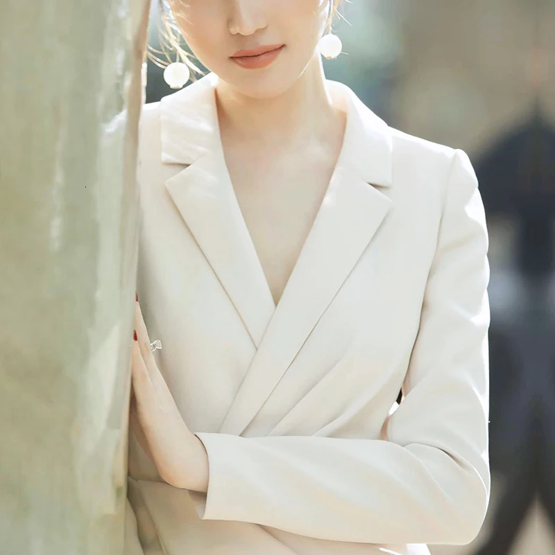 Blazer Women Long Sleeve Runway Designer Quality Fashion Elegant Ladies High Street Dress Suit Jacket Clothes
Blazer Women Long Sleeve Runway Designer Quality Fashion Elegant Ladies High Street Dress Suit Jacket Clothes