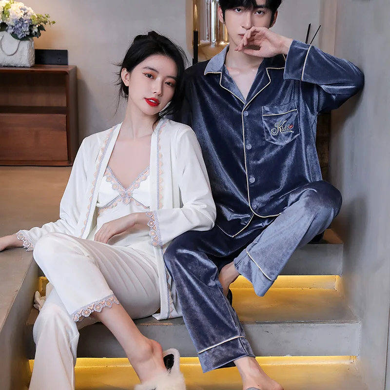 Velour Couple Sleepwear Pajamas Set Sexy Patchwork Lace Trim Robe Cami Pants Three-piece Suit Bride Bridegroom Wedding Homewear
Velour Couple Sleepwear Pajamas Set Sexy Patchwork Lace Trim Robe Cami Pants Three-piece Suit Bride Bridegroom Wedding Homewear