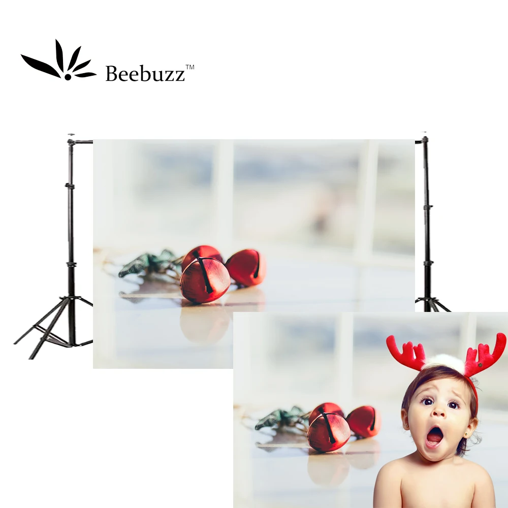 In the Christmas background of 2020, the white series red bells are cute and beautiful
In the Christmas background of 2020, the white series red bells are cute and beautiful