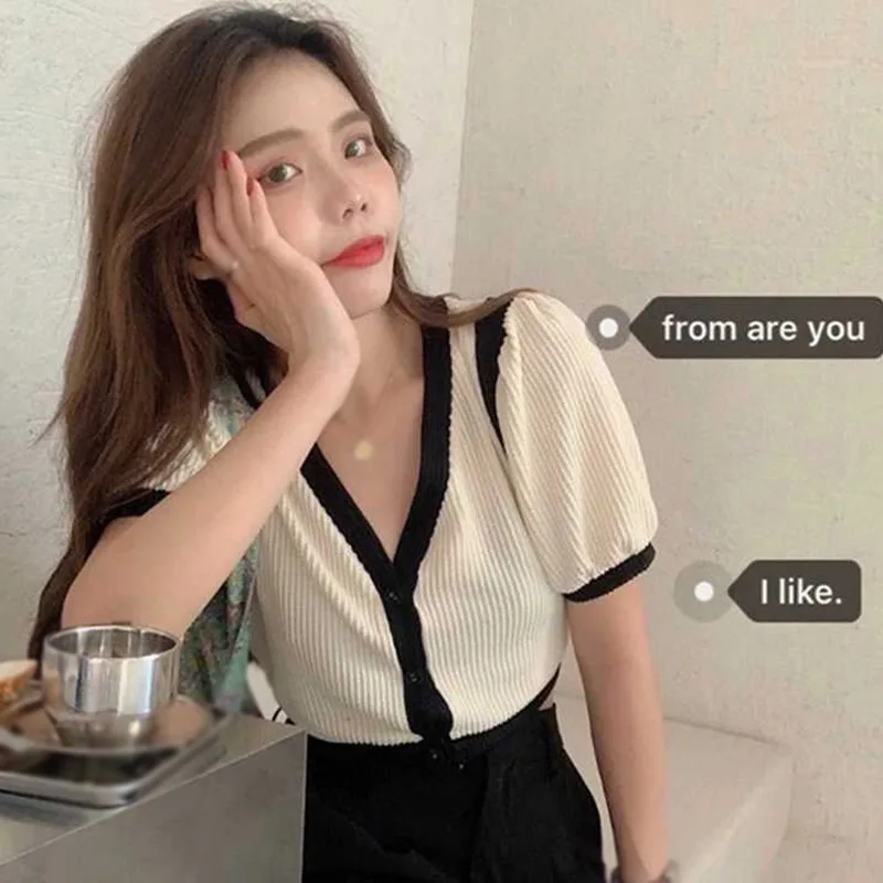 Summer French Fashion V-Neck Contrast Short Knitted Women's Bubble Sleeve Casual Cardigan Top
Summer French Fashion V-Neck Contrast Short Knitted Women's Bubble Sleeve Casual Cardigan Top