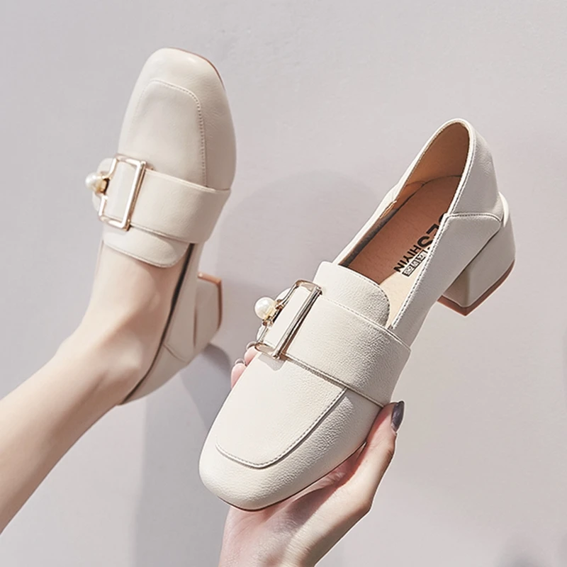 Elegant Women Pumps Metal Buckle Loafers Fashion Pearl Ladies Shoes Comfortable PU Slip-on Mid Heel Women Office Shoes
Elegant Women Pumps Metal Buckle Loafers Fashion Pearl Ladies Shoes Comfortable PU Slip-on Mid Heel Women Office Shoes