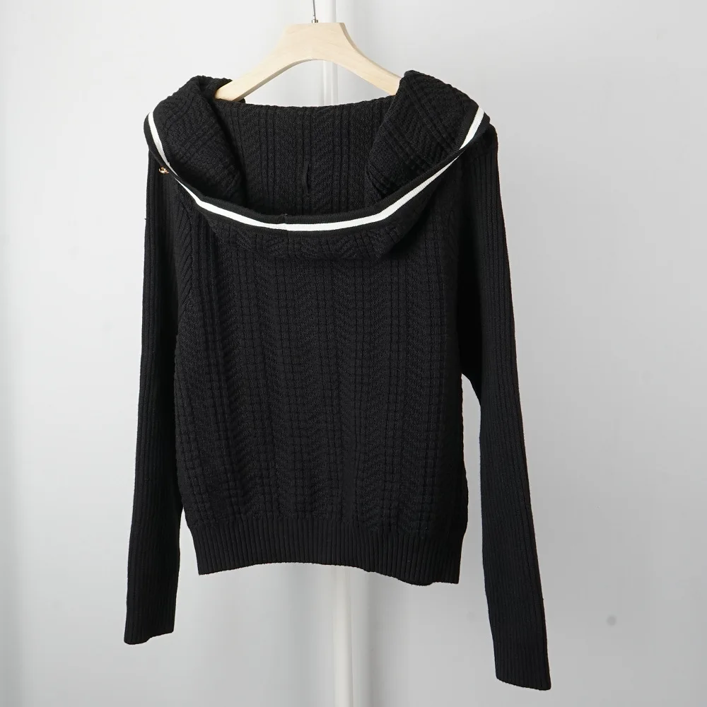 2021 Women Sweater Autumn and Winter New Multi-wear Button Cardigan Metal Chain Decoration Asymmetric Piled Knitted Cardigan
2021 Women Sweater Autumn and Winter New Multi-wear Button Cardigan Metal Chain Decoration Asymmetric Piled Knitted Cardigan