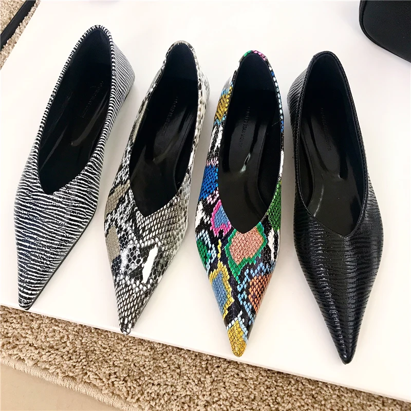 2021 New Fashion Pointed Toe Flats Shoes Brand Serpentine Pattern Ballet Flat Shallow Ballerina Slip On Casual Loafer Shoes
2021 New Fashion Pointed Toe Flats Shoes Brand Serpentine Pattern Ballet Flat Shallow Ballerina Slip On Casual Loafer Shoes