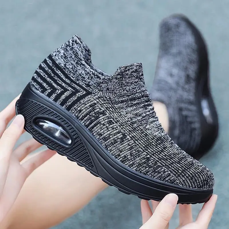 2022New autumnSpring Women Breathable Shoes Woman Slip on Platform Tenis for Women Mesh Sock SneakersShoes zapatillas aire mujer
2022New autumnSpring Women Breathable Shoes Woman Slip on Platform Tenis for Women Mesh Sock SneakersShoes zapatillas aire mujer