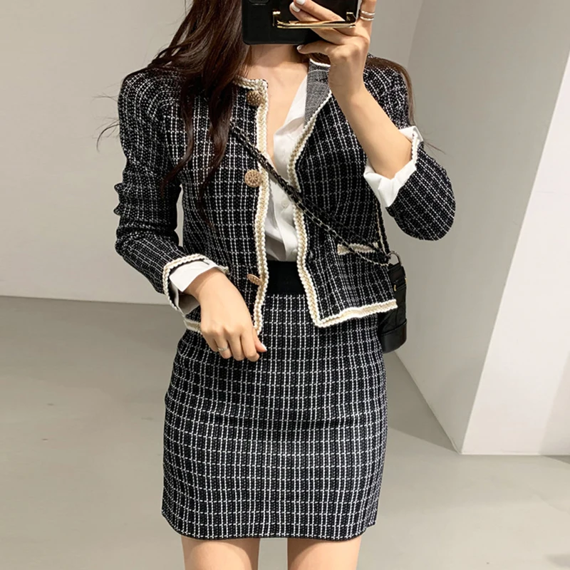 Woman Dress Sets 2021 New Korean Fashion Elegant Retro Knitted Cardigan Plaid Jacket and High Waist Bag Hip Short Skirt Suit 
Woman Dress Sets 2021 New Korean Fashion Elegant Retro Knitted Cardigan Plaid Jacket and High Waist Bag Hip Short Skirt Suit