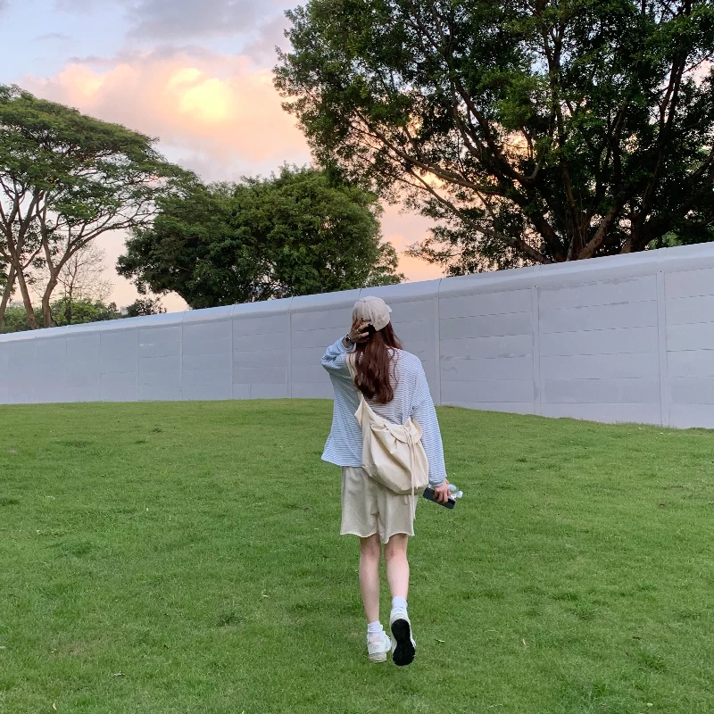 Blue Striped Oversized T Shirt + Wide Leg Vintage Shorts Two Piece Set For Women Summer Suit
Blue Striped Oversized T Shirt + Wide Leg Vintage Shorts Two Piece Set For Women Summer Suit