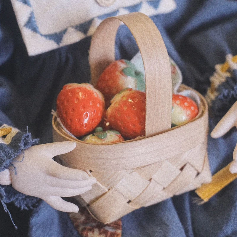 Мини 1/12 милый кукольный домик ручная работа корзина для овощей куклы миниатюрное украшение 6,5 см * 6,5 см * 4 см
Мини 1/12 милый кукольный домик ручная работа корзина для овощей куклы миниатюрное украшение 6,5 см * 6,5 см * 4 см