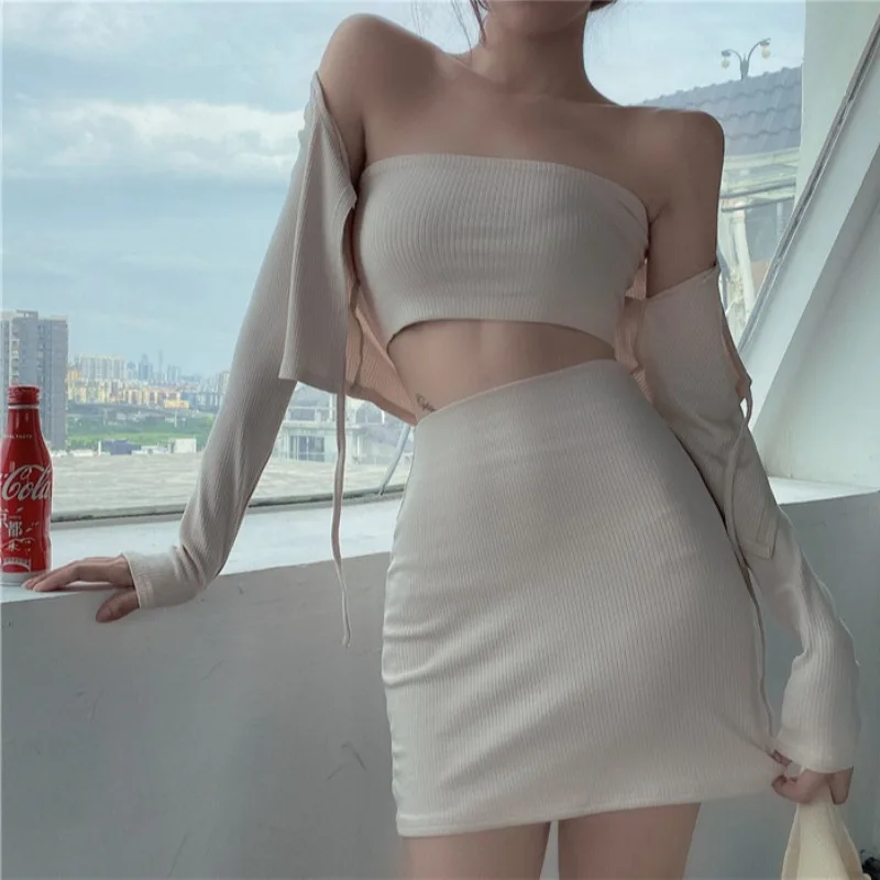 Пикантные Cherrykeke короткая юбка костюм трубка куртка комплект из 3 предметов женские комплекты; Сезон весна-осень; Новый Стиль Мода вязать кос...
Пикантные Cherrykeke короткая юбка костюм трубка куртка комплект из 3 предметов женские комплекты; Сезон весна-осень; Новый Стиль Мода вязать кос...
