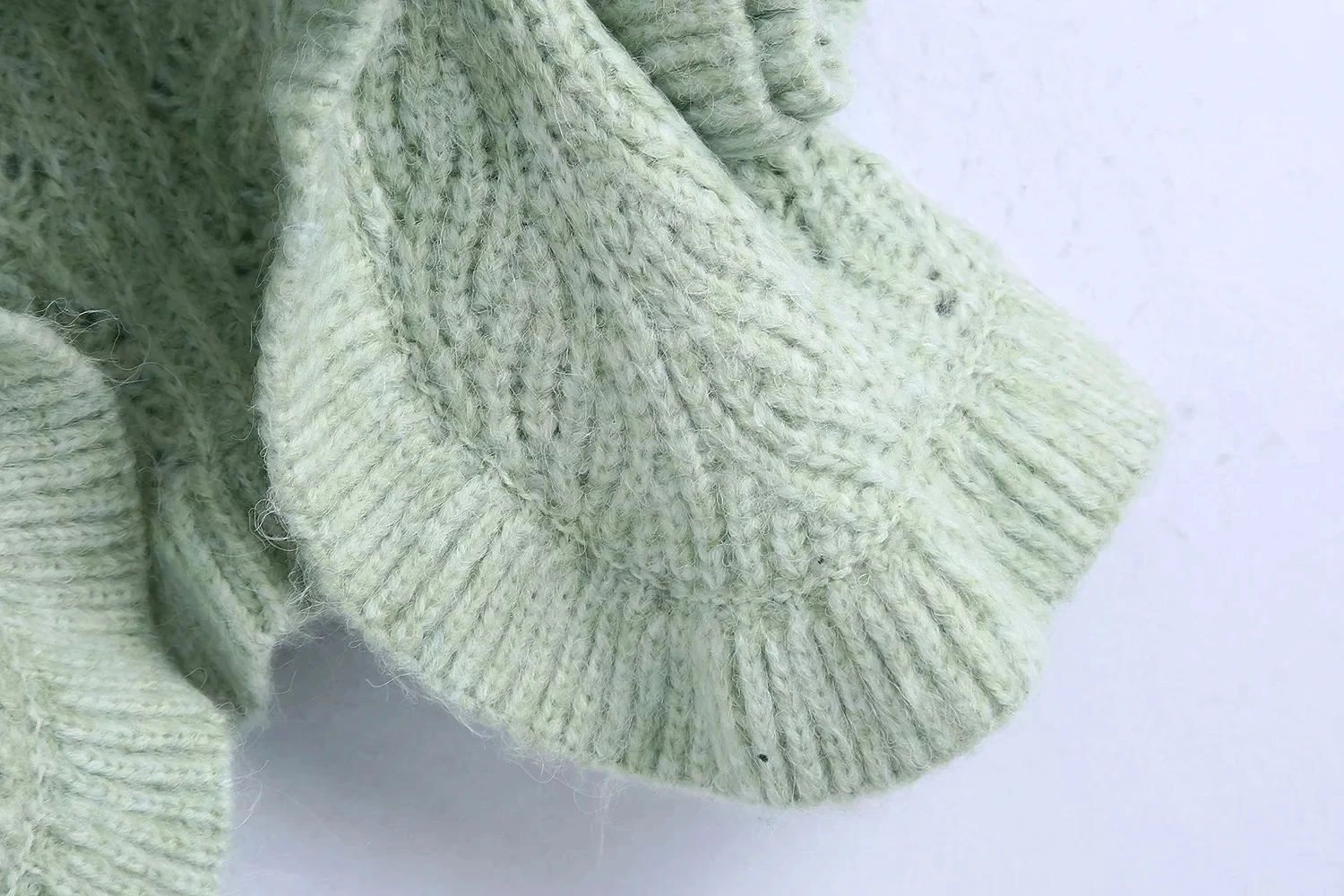 Green Women Sweater Vests Solid Ruffles Open Stitch Sweater Cardigan 2021 Spring Fashion Slim Short Knitted Waistcoat Tops 
Green Women Sweater Vests Solid Ruffles Open Stitch Sweater Cardigan 2021 Spring Fashion Slim Short Knitted Waistcoat Tops