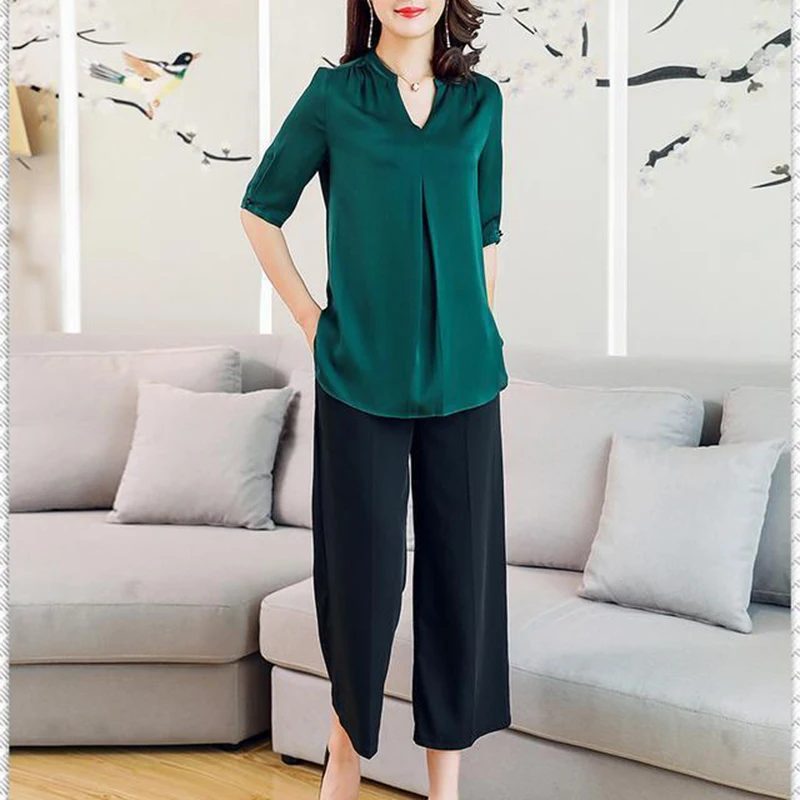 2021 Spring Fashion Women's Blouse Autumn Half sleeve Chiffon shirt V-neck Casual blouse Plus Size M-5XL Loose Female Tops
2021 Spring Fashion Women's Blouse Autumn Half sleeve Chiffon shirt V-neck Casual blouse Plus Size M-5XL Loose Female Tops