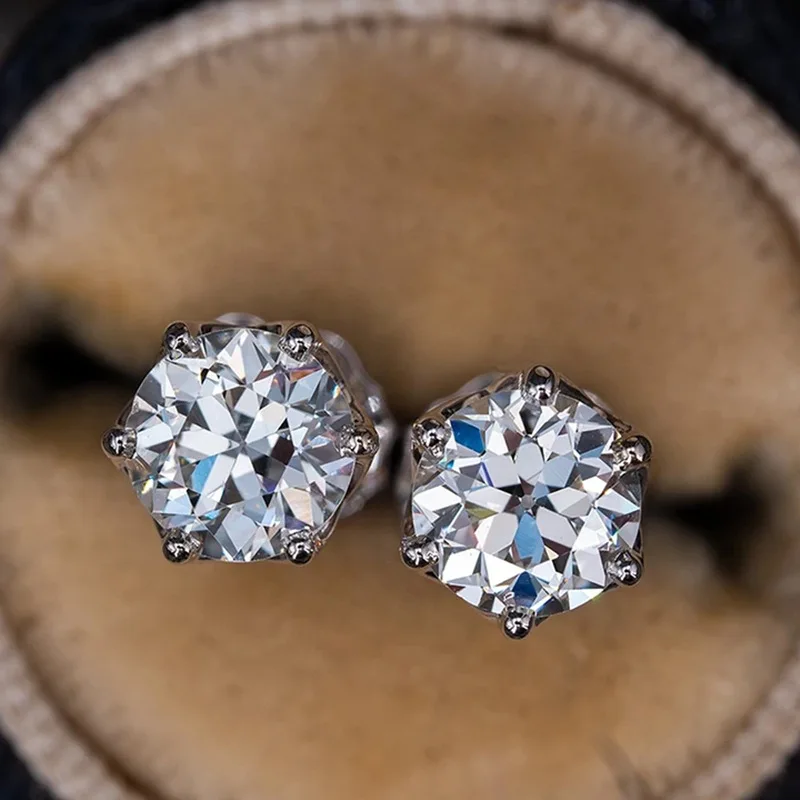 UMQ Real 0.5-1 Carat D Color Moissanite Diamond Stud Earrings for Women 100% 925 Sterling Silver Moissanite Wedding Jewelry
UMQ Real 0.5-1 Carat D Color Moissanite Diamond Stud Earrings for Women 100% 925 Sterling Silver Moissanite Wedding Jewelry