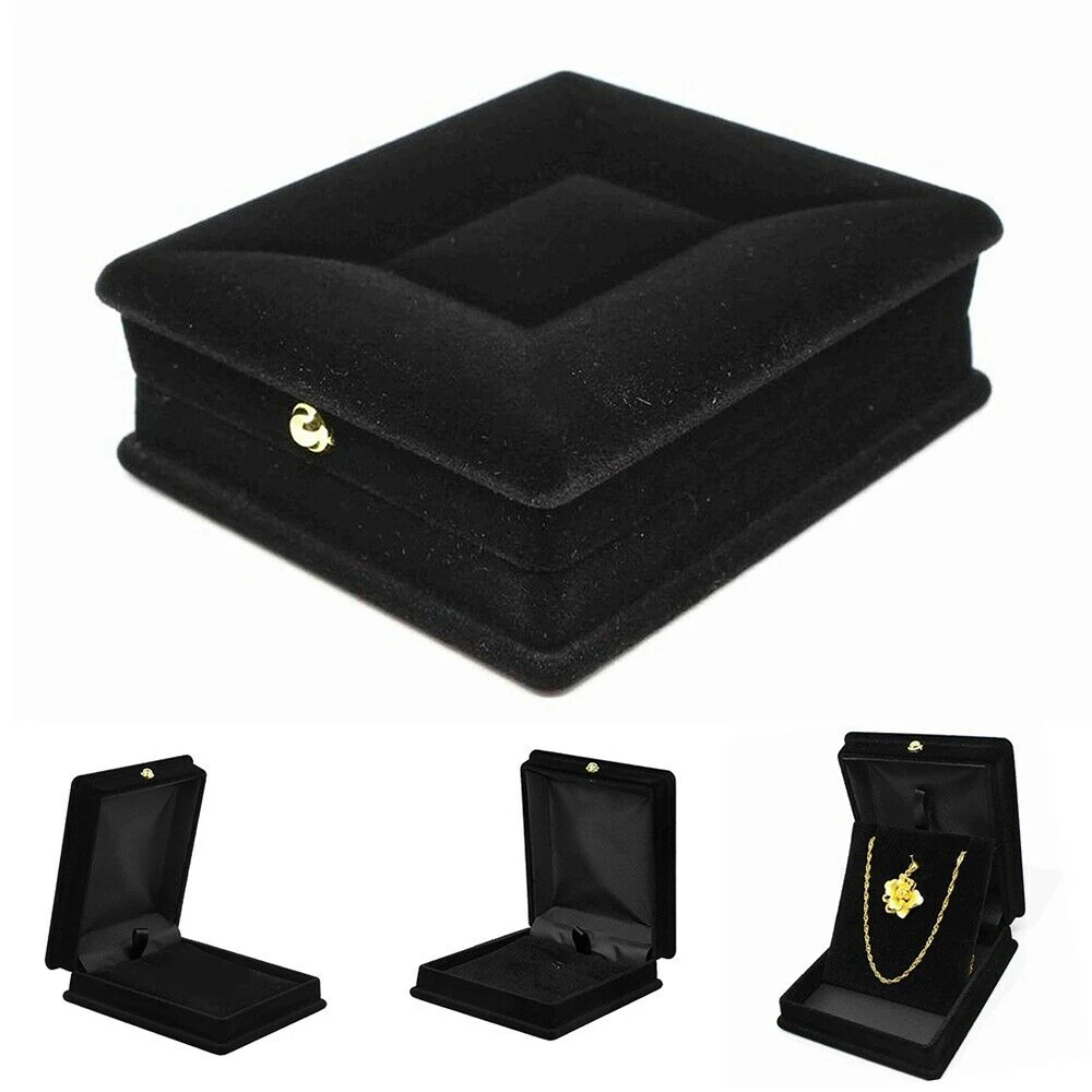 European Exquisite Sofa Necklace Pendant Box Cartoon Black High-end Jewelry Boxes Flannel Soft Bracelet Velvet Ring Watch Case
European Exquisite Sofa Necklace Pendant Box Cartoon Black High-end Jewelry Boxes Flannel Soft Bracelet Velvet Ring Watch Case