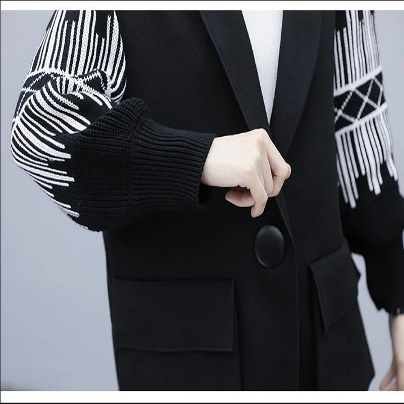 2020 New Women's Coat Autumn And Winter Short Woolen Female Black Splicing Small Thick Cashmere Cloth No 7.
2020 New Women's Coat Autumn And Winter Short Woolen Female Black Splicing Small Thick Cashmere Cloth No 7.