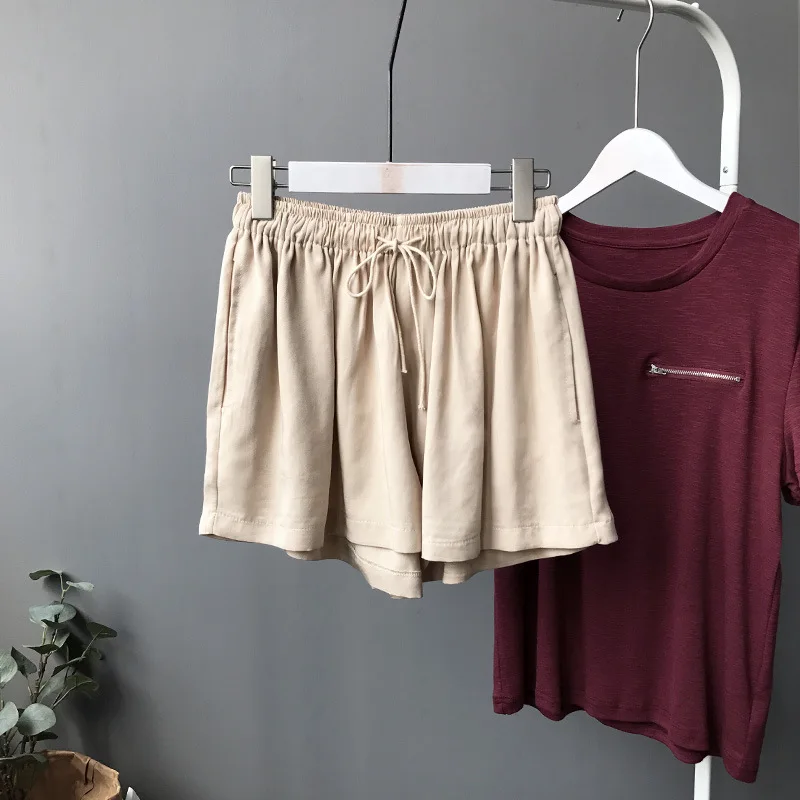 2021 Summer Elastic High Waist Wide Leg Shorts Solid Color Casual Loose Cool Short Feminino Korean Drawstring Women's Shorts
2021 Summer Elastic High Waist Wide Leg Shorts Solid Color Casual Loose Cool Short Feminino Korean Drawstring Women's Shorts