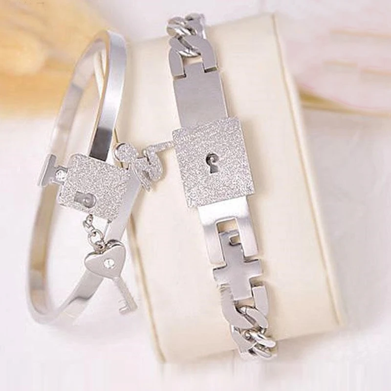 1 Pair Trendy Concentric Lock Key Titanium Steel Couple Sets Women Men Matching Bracelets
1 Pair Trendy Concentric Lock Key Titanium Steel Couple Sets Women Men Matching Bracelets
