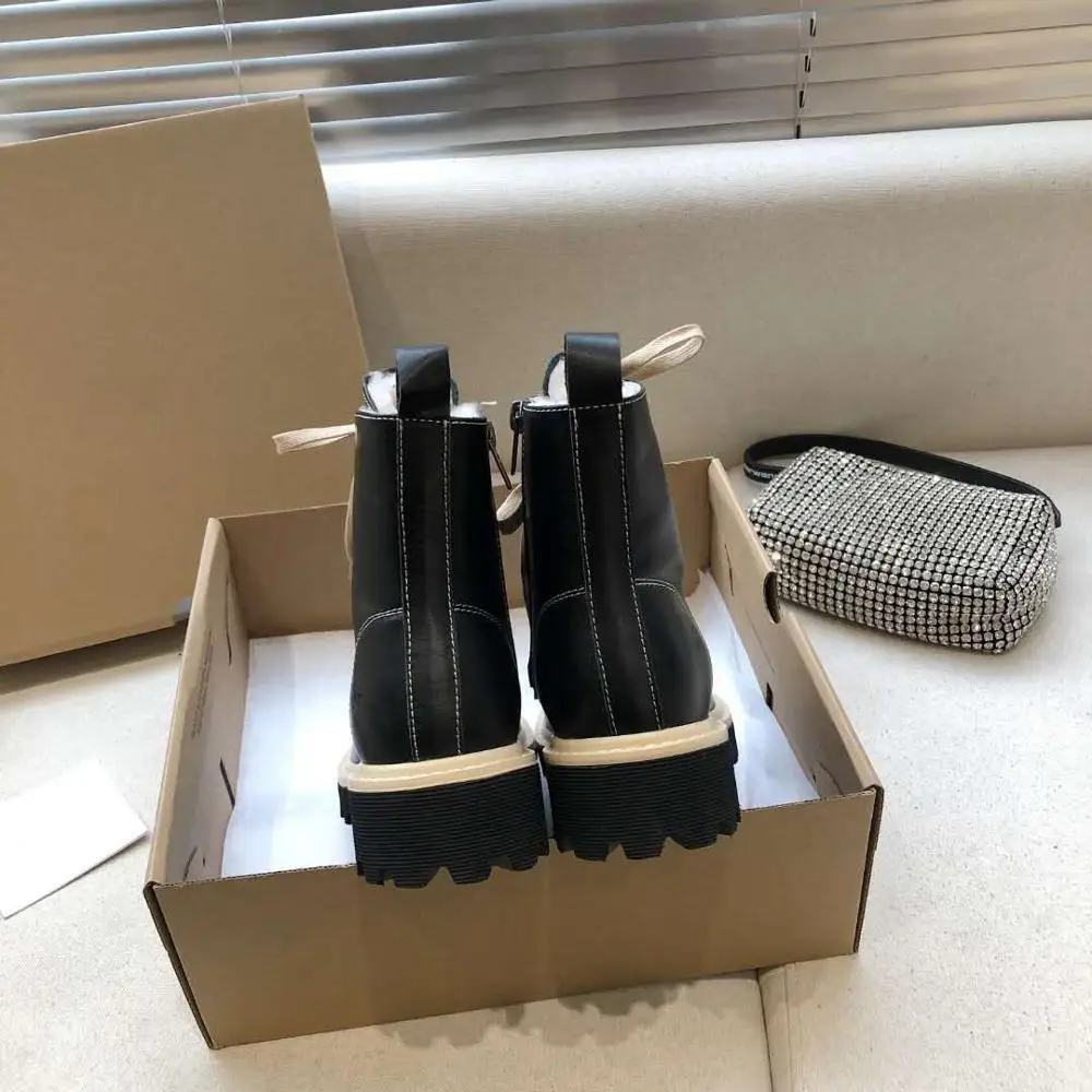 Warm Fur Women Martin Boots Fashion Genuine Leather Lace Up Women Ankle Boots Platform Low Heels Women Short Boots Combat Boots
Warm Fur Women Martin Boots Fashion Genuine Leather Lace Up Women Ankle Boots Platform Low Heels Women Short Boots Combat Boots