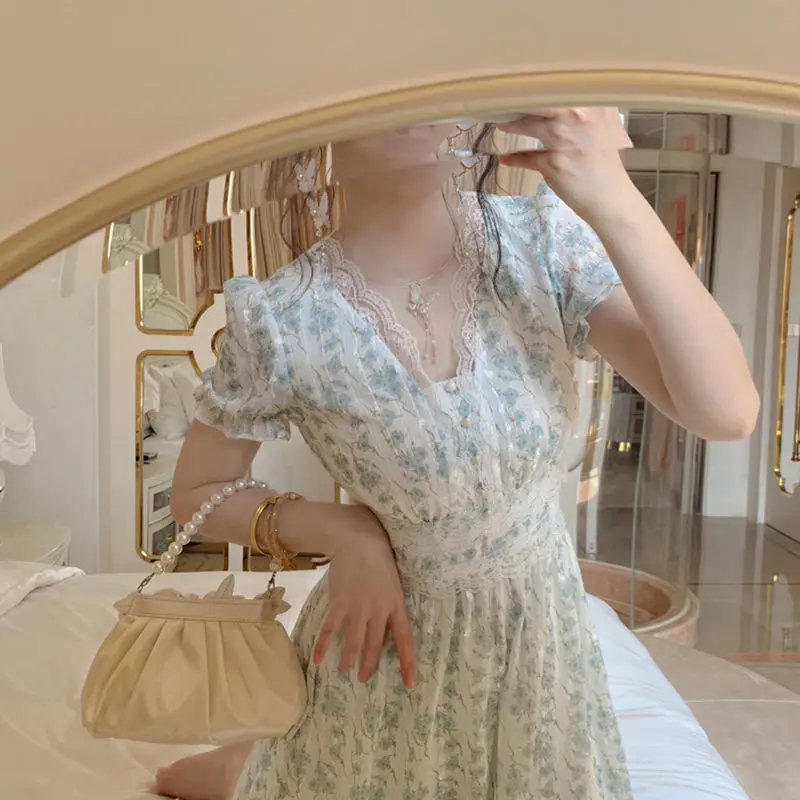 2021 Summer Elegant Floral Dresses Women Casual Party Lace Sexy Evening Midi Dress Korean High Waist Sweet Beach Vintage Dress 
2021 Summer Elegant Floral Dresses Women Casual Party Lace Sexy Evening Midi Dress Korean High Waist Sweet Beach Vintage Dress