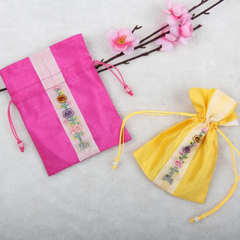 10pcs/set DIY Embroidery Gift Bag Floral Decorated Wedding Party Jewelry Bag Display Packaging Jewelry Sotrage Pouches
10pcs/set DIY Embroidery Gift Bag Floral Decorated Wedding Party Jewelry Bag Display Packaging Jewelry Sotrage Pouches
