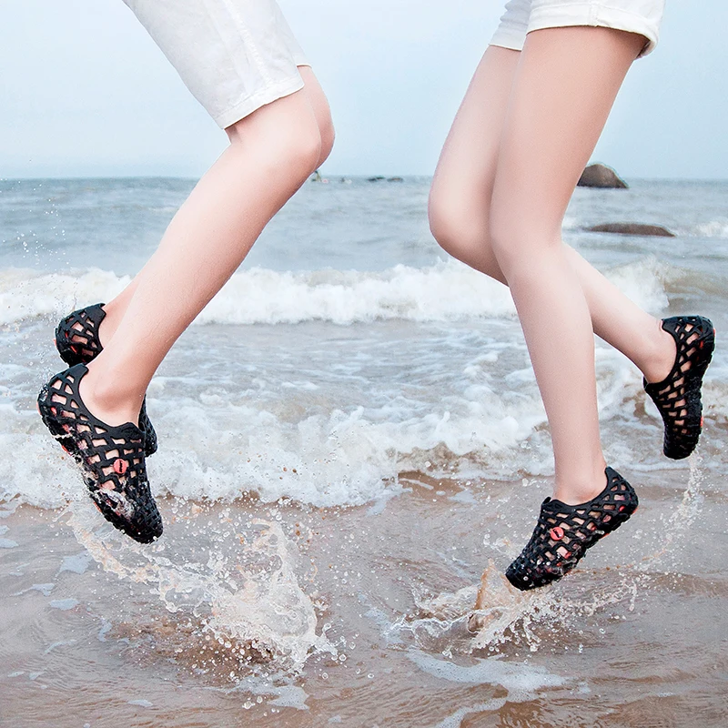 Size 36-44 Unisex Casual Summer Sandals EVA Garden Clogs Sandals Soft Shoes Men Slip On Beach Water Slippers Zapatos Hombre
Size 36-44 Unisex Casual Summer Sandals EVA Garden Clogs Sandals Soft Shoes Men Slip On Beach Water Slippers Zapatos Hombre