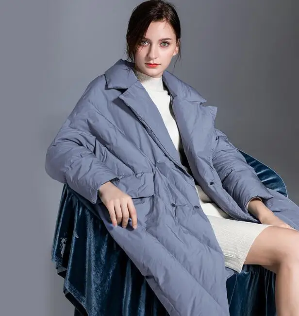 Женский Теплый Зимний пуховик с большим воротником, свободное облегающее Женское пальто на 90% утином пуху с капюшоном, модная новинка 2018
Женский Теплый Зимний пуховик с большим воротником, свободное облегающее Женское пальто на 90% утином пуху с капюшоном, модная новинка 2018