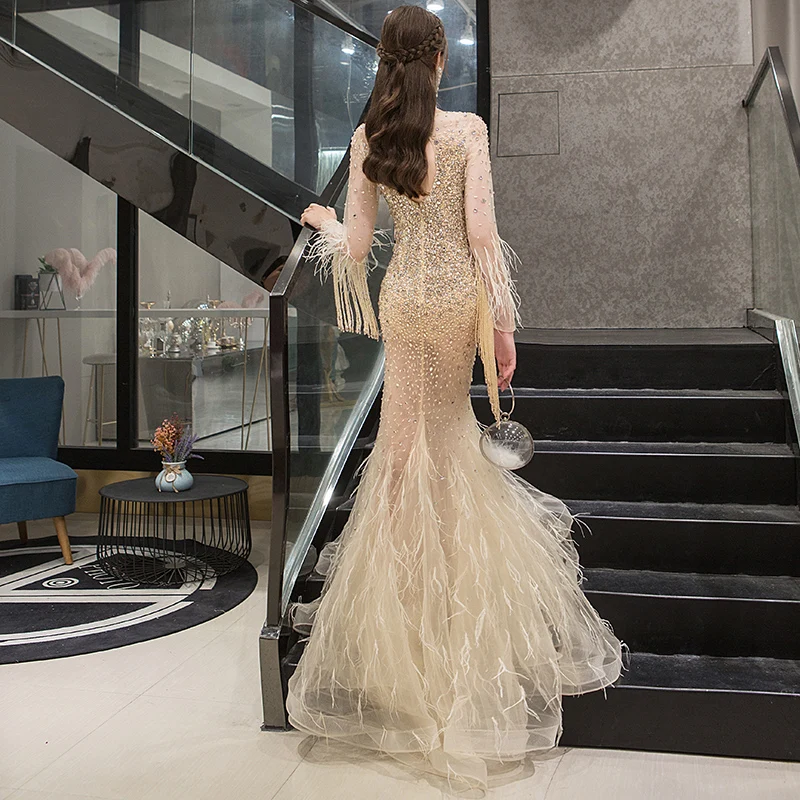 2020 Grey Evening Dress Heavy Beaded Evening Gown Women Party Dresses Feather See Though Sexy Luxury New Arrival Evening Gowns
2020 Grey Evening Dress Heavy Beaded Evening Gown Women Party Dresses Feather See Though Sexy Luxury New Arrival Evening Gowns