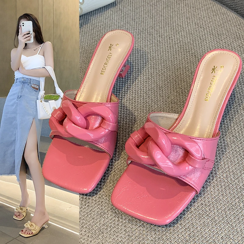 Women's Shoes 2021 Summer women sandals Summer Women Heels Luxury Chain Decoration Outdoor Beach Comfortable Women's slippers
Women's Shoes 2021 Summer women sandals Summer Women Heels Luxury Chain Decoration Outdoor Beach Comfortable Women's slippers