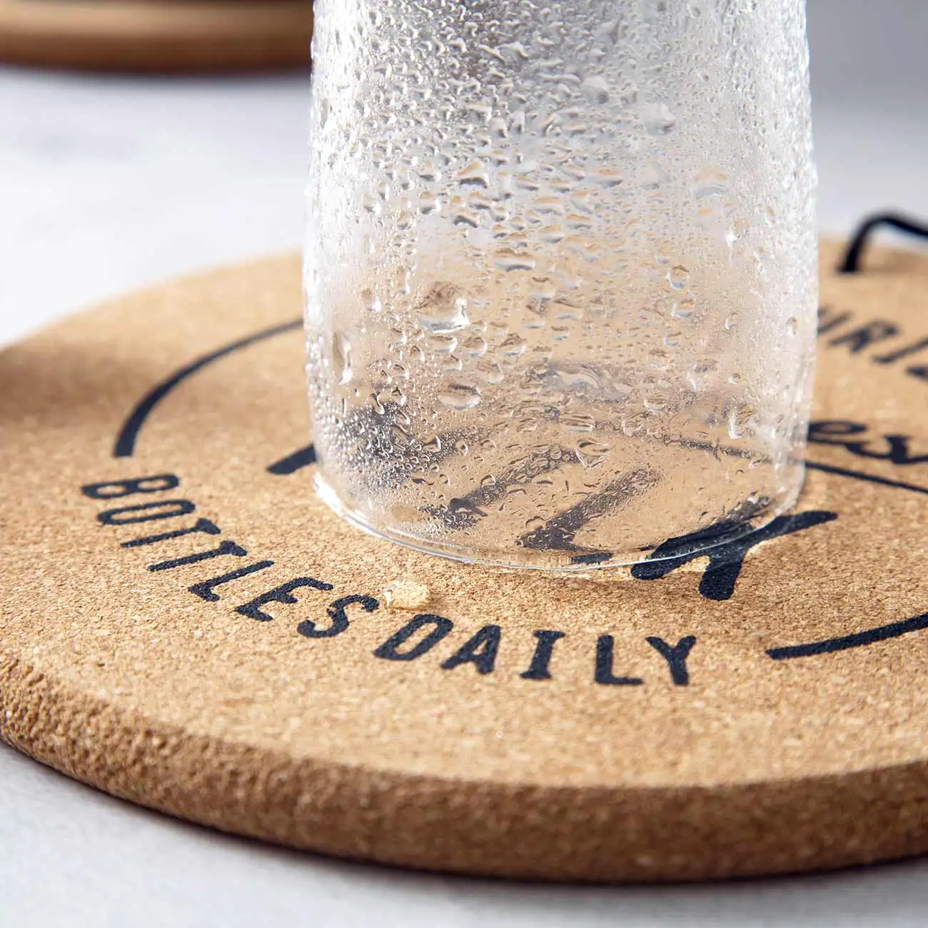 3PCS Cork Placemat for Plate Dish Drink Coaster Coffee Cup Mat Eco-friendly Heat Insulated Table Mat Home Decoration Hanging Pad
3PCS Cork Placemat for Plate Dish Drink Coaster Coffee Cup Mat Eco-friendly Heat Insulated Table Mat Home Decoration Hanging Pad