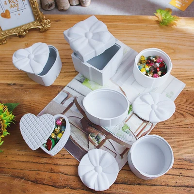 2pcs/Set Hexagon Storage Box Silicone Mould with Lid Plum Heart Shape Round Square Shape Design Epoxy Resin Cement Plaster mold
2pcs/Set Hexagon Storage Box Silicone Mould with Lid Plum Heart Shape Round Square Shape Design Epoxy Resin Cement Plaster mold
