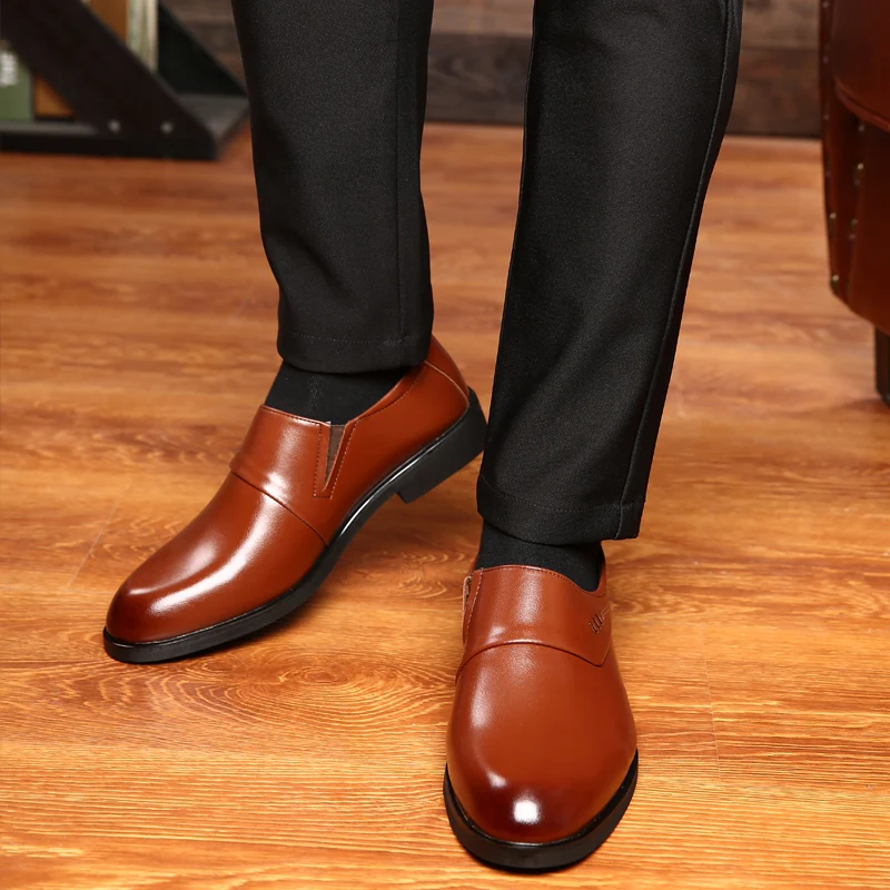 YEINSHAARS Men Business Dress Leather Shoes Slip On Fashion Men Leather England Formal Male Shoes Pointed Toe Shoes For Men
YEINSHAARS Men Business Dress Leather Shoes Slip On Fashion Men Leather England Formal Male Shoes Pointed Toe Shoes For Men