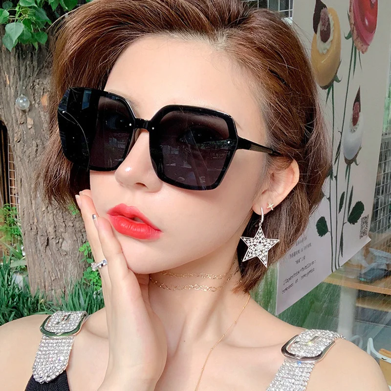 Vintage Oversized Square Sunglasses Women Brand Designer Luxury Retro Black Frame Sun Glasses for Women Female UV400 Shades
Vintage Oversized Square Sunglasses Women Brand Designer Luxury Retro Black Frame Sun Glasses for Women Female UV400 Shades