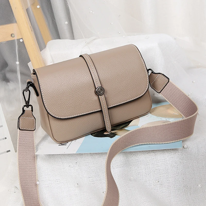 Genuine Leather Handbags 2021 New Fashion Messenger Bag Korean Ladies Small Square Bag Trend Top Layer Cowhide Shoulder Bag
Genuine Leather Handbags 2021 New Fashion Messenger Bag Korean Ladies Small Square Bag Trend Top Layer Cowhide Shoulder Bag
