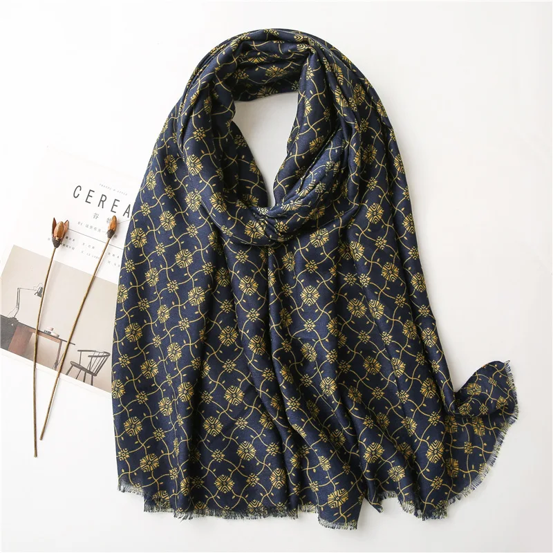 190*90cm Scarf Women Luxury Navy Gold Printed Scarves Thin Travel Beach Sunscreen Large Size Shawls Wraps for Headscarf Lady
190*90cm Scarf Women Luxury Navy Gold Printed Scarves Thin Travel Beach Sunscreen Large Size Shawls Wraps for Headscarf Lady