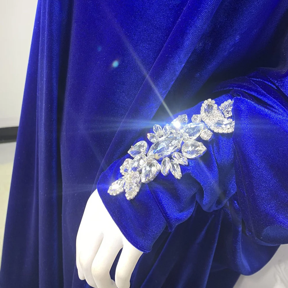 Luxury Velvet Abaya Dubai Kimono Muslim Women Kaftan African Plus Size Boubou Hijab Dress Elegant Lady Arabic Islam Clothing
Luxury Velvet Abaya Dubai Kimono Muslim Women Kaftan African Plus Size Boubou Hijab Dress Elegant Lady Arabic Islam Clothing