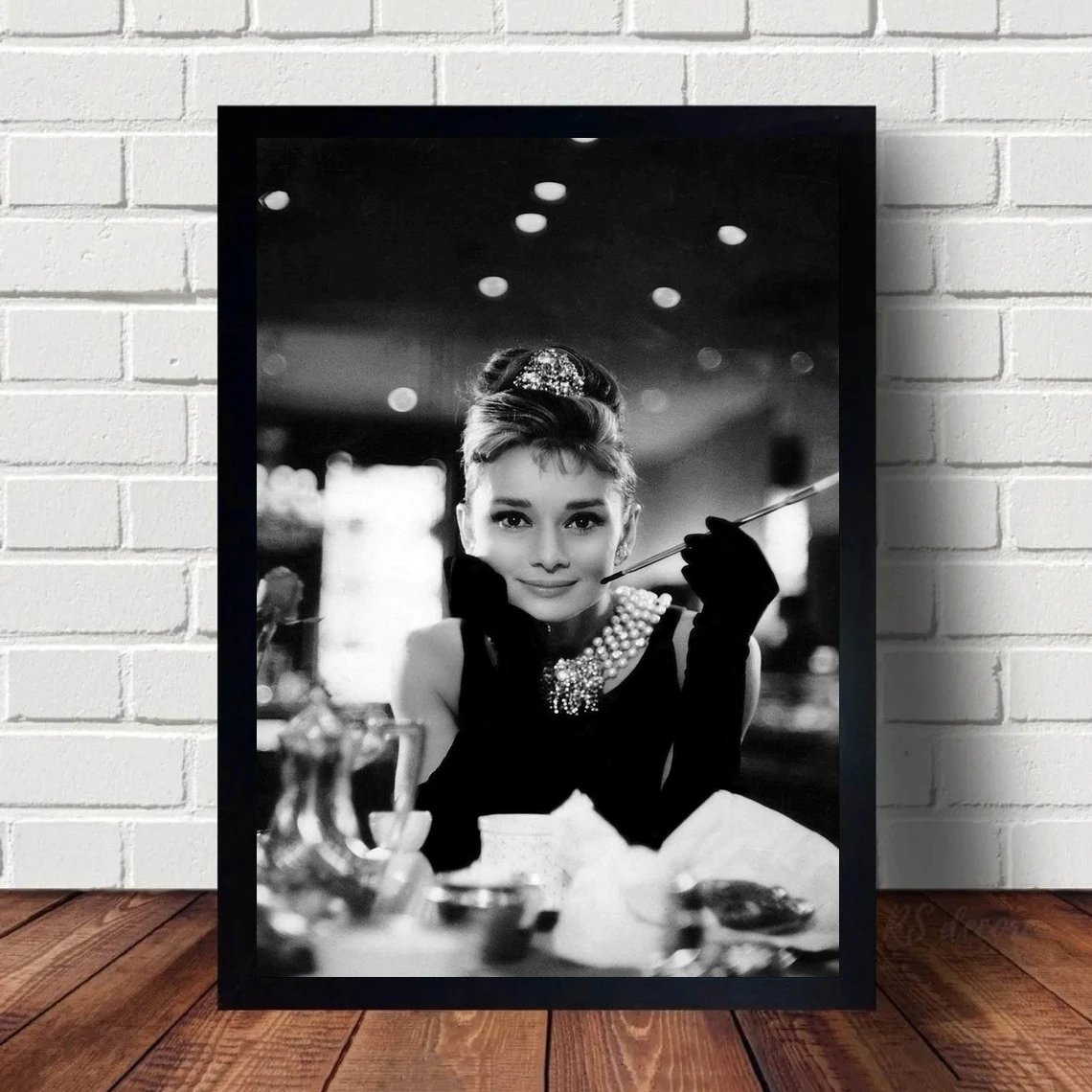 

Audrey Hepburn Breakfast At Tiffany's Movie Poster Wall Art Canvas Painting Bedroom Living Room Home Decoration (No Frame)