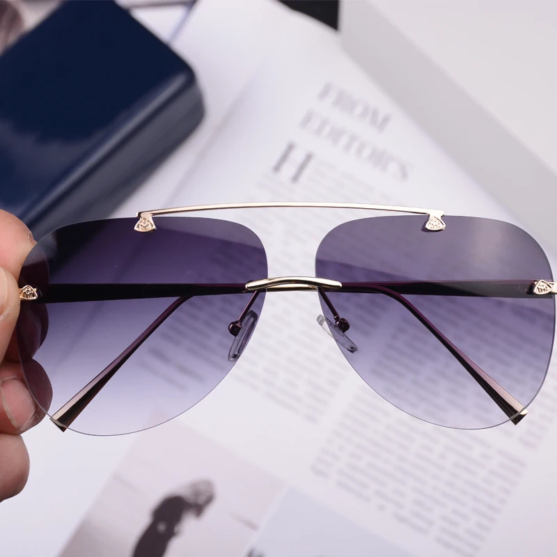 

2020 luxury Fashion Rimless Pilot Style Endurance Sunglasses Popular Gradient lens Brand Design Sun Glasses Oculos
