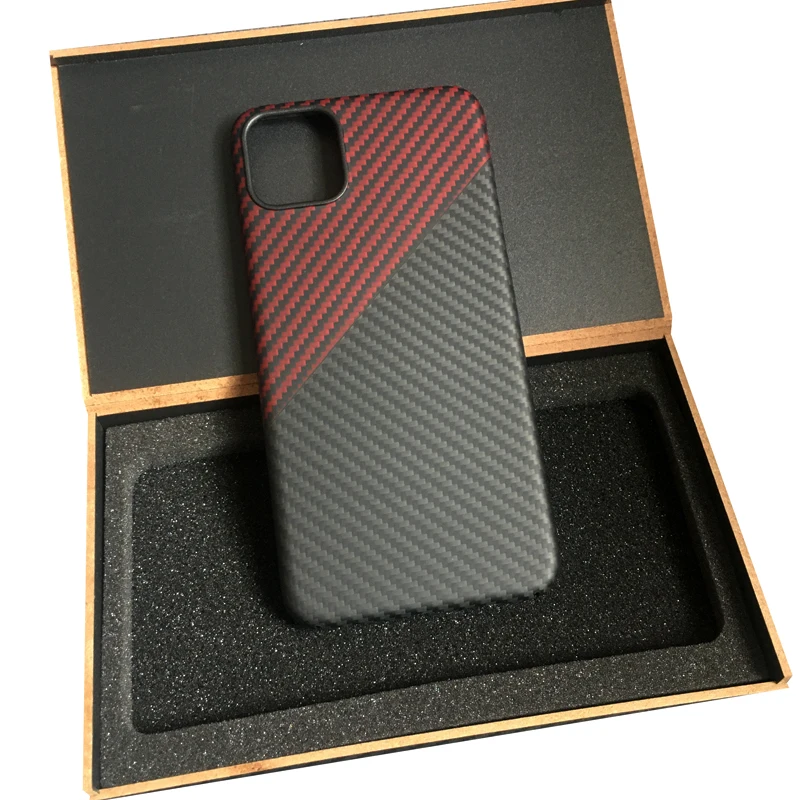 Kevlar carbon fiber thin and light anti-fall mobile phone cover for iPhone 11 Pro Max
Kevlar carbon fiber thin and light anti-fall mobile phone cover for iPhone 11 Pro Max