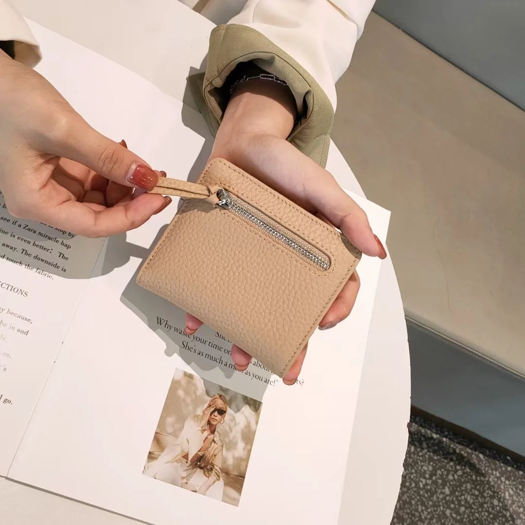 Luxury Designer Purse 100% Genuine Leather Wallets Purses Fashion Small Money Bag Hasp Design Purse Wallet Purses Handbags 
Luxury Designer Purse 100% Genuine Leather Wallets Purses Fashion Small Money Bag Hasp Design Purse Wallet Purses Handbags