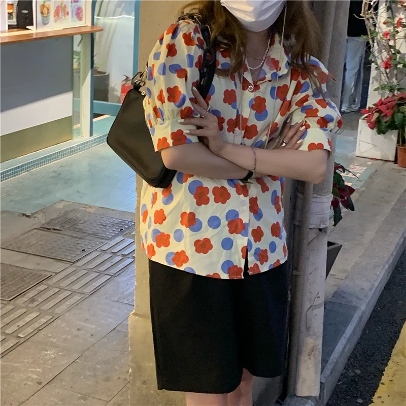 HziriP Korean Summer Vintage Gentle Peter Pan Collar Flower Ladies Shirt Hot 2021 Chic Fashion All-Match Casual Puff Sleeve Top
HziriP Korean Summer Vintage Gentle Peter Pan Collar Flower Ladies Shirt Hot 2021 Chic Fashion All-Match Casual Puff Sleeve Top